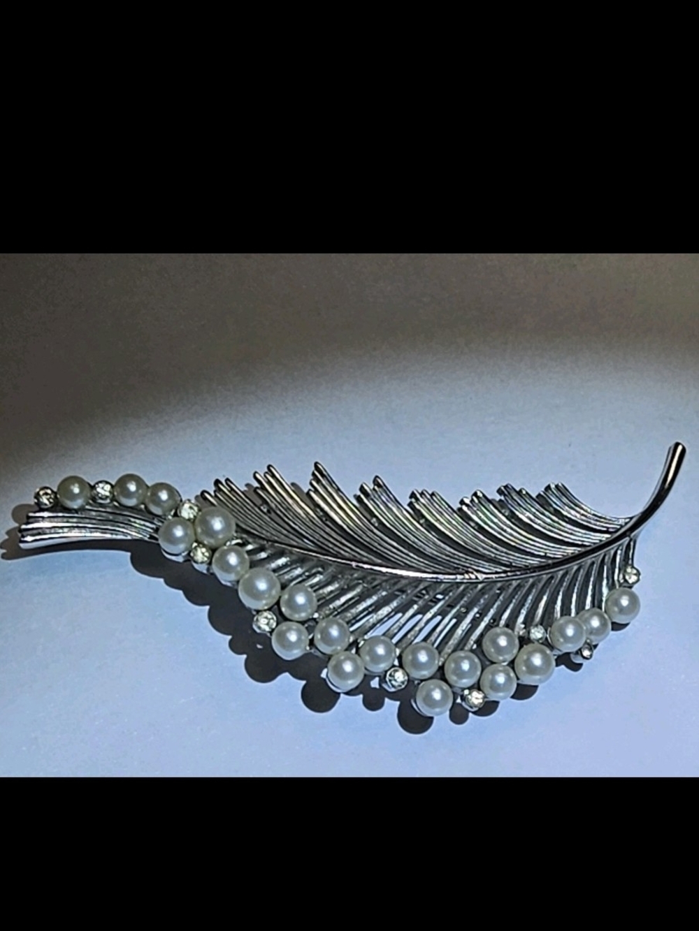 Vintage Trifari Signed Brooch Pin Large Leaf Rhinestone FauxPearl Silver Feather